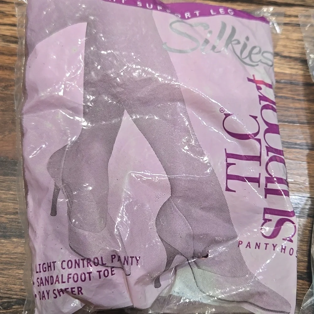 Silkies Control Top Pantyhose Set Of 3 Medium Nude Natural
